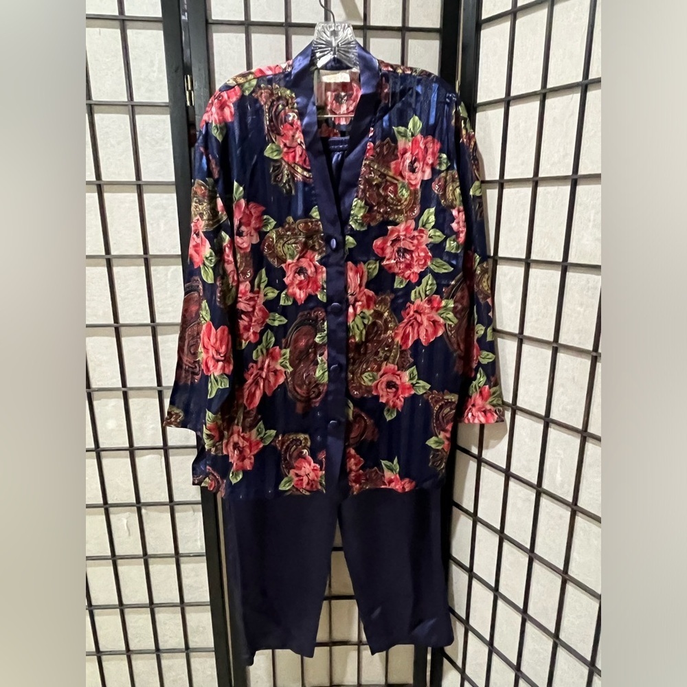 VICTORIA SECRET Navy Floral Paisley Two-Piece PAJAMA Set with Pink Roses SIZE S